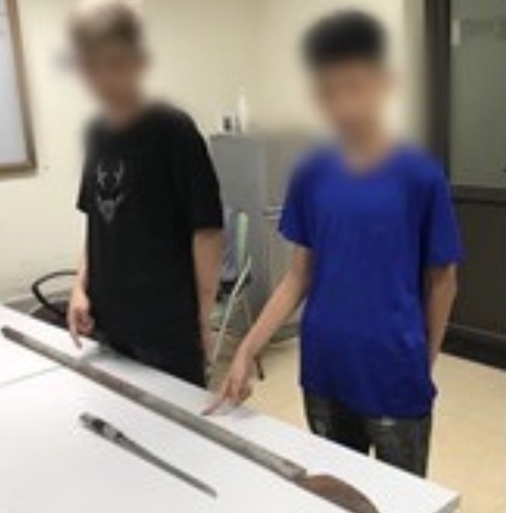 Hà Nội: Hai thiếu niên rủ nhau mang kiếm đi cướp tài sản trong đêm - Ảnh 1. Hà Nội: Hai thiếu niên rủ nhau mang kiếm đi cướp tài sản trong đêm - Ảnh 1.