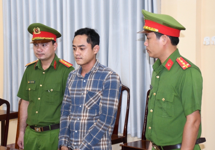 Khởi tố, bắt tạm giam đối tượng chặn đường, đập phá xe cấp cứu ở Trà Vinh - Ảnh 1.