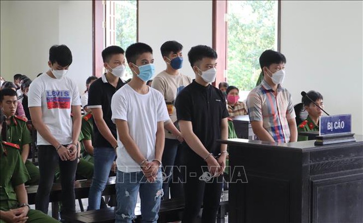 Nhóm học sinh lớp 9 nhận án phạt tù vì đâm chết bạn học - Ảnh 1.