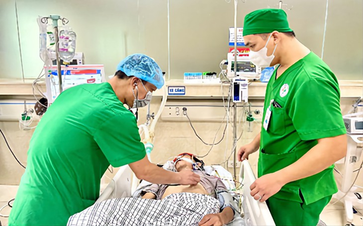 Người đàn ông hôn mê sâu sau 7 ngày không ăn, chỉ uống rượu