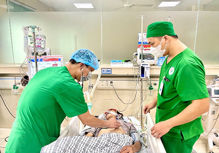 Người đàn ông hôn mê sâu sau 7 ngày không ăn, chỉ uống rượu - Ảnh 1.