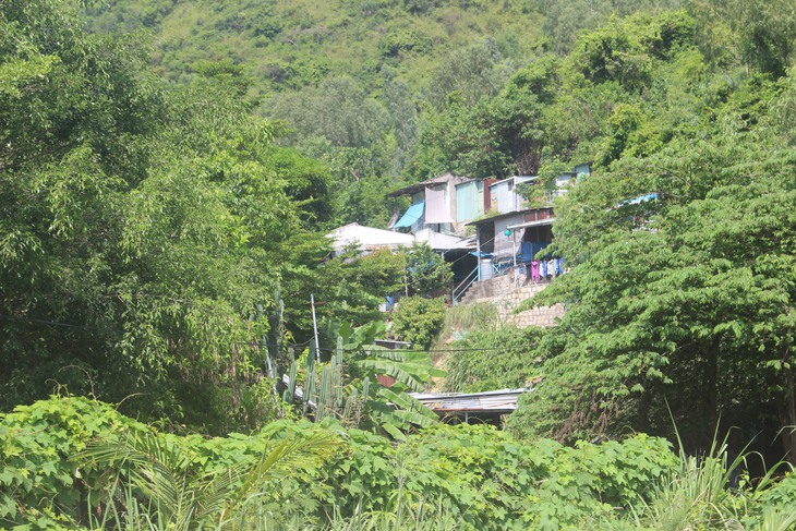 TP.Nha Trang: Cuộc sống bấp bênh ở xóm Núi, xóm Mũi - Ảnh 2.