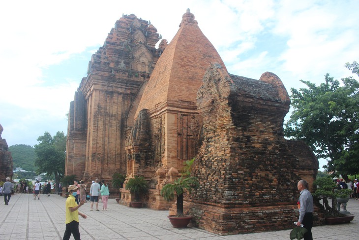 Chiêm ngưỡng tháp cổ ngàn năm thờ nữ thần ở xứ Trầm Hương - Ảnh 4.