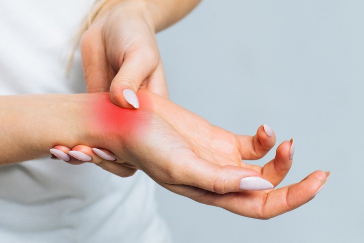 Viêm khớp dạng thấp có thể gây nhầm lẫn với bệnh nào? - Ảnh 2.