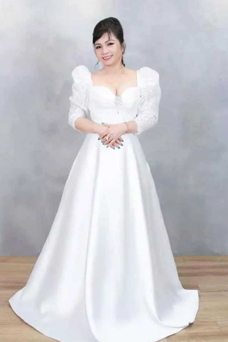 Thân thế người phụ nữ giàu có cho tiền Phan Hiển mua nhẫn tặng vợ ngày valentine - Ảnh 2.