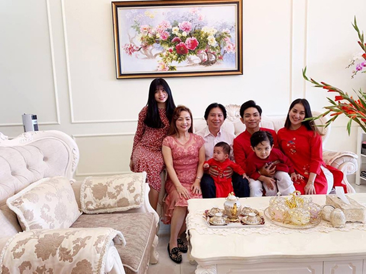 Thân thế người phụ nữ giàu có cho tiền Phan Hiển mua nhẫn tặng vợ ngày valentine - Ảnh 10.