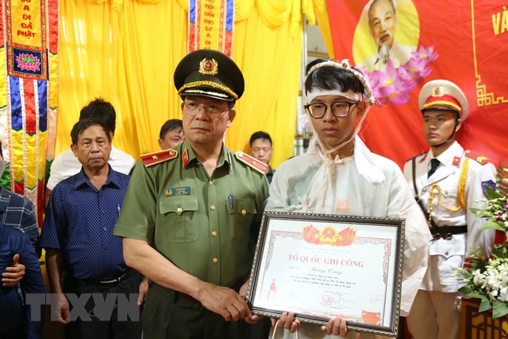 Cận cảnh hiện trường vụ tấn công trụ sở Ủy ban Nhân dân xã ở Đắk Lắk - Ảnh 8.