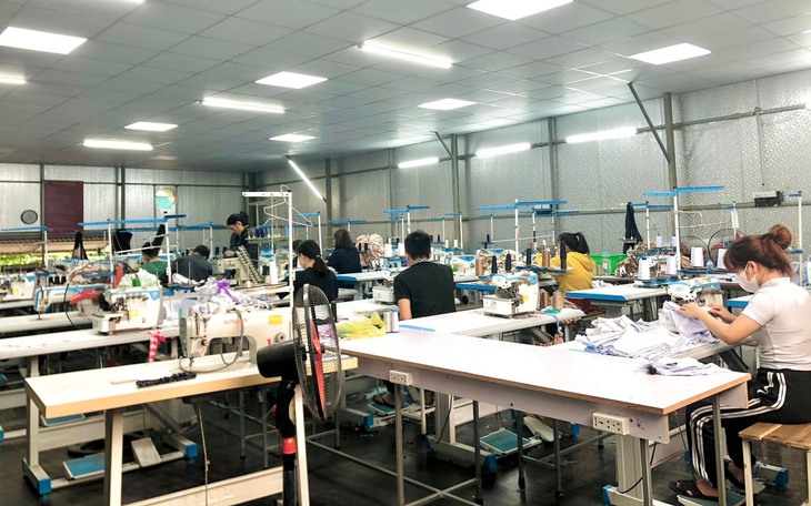 Cắt điện luân phiên, người dân méo mặt, doanh nghiệp lao đao
