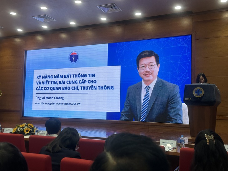 Hội nghị hướng dẫn công tác truyền thông, cung cấp thông tin y tế và triển khai Quy chế phát ngôn của Bộ Y tế - Ảnh 4. Hội nghị hướng dẫn công tác truyền thông, cung cấp thông tin y tế và triển khai Quy chế phát ngôn của Bộ Y tế - Ảnh 4.
