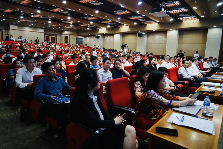 Hội nghị hướng dẫn công tác truyền thông, cung cấp thông tin y tế và triển khai Quy chế phát ngôn của Bộ Y tế - Ảnh 2. Hội nghị hướng dẫn công tác truyền thông, cung cấp thông tin y tế và triển khai Quy chế phát ngôn của Bộ Y tế - Ảnh 2.