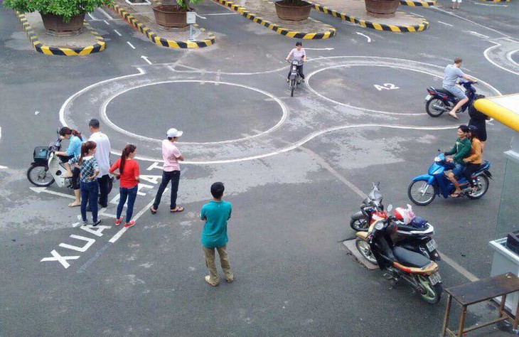 Sửa quy định đào tạo, sát hạch lái xe cho người không biết chữ - Ảnh 1.