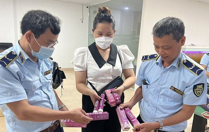 Một hộ kinh doanh ở Hà Nội thu mua hàng nghìn chân, cánh gà nhập lậu để bán kiếm lời - Ảnh 4.