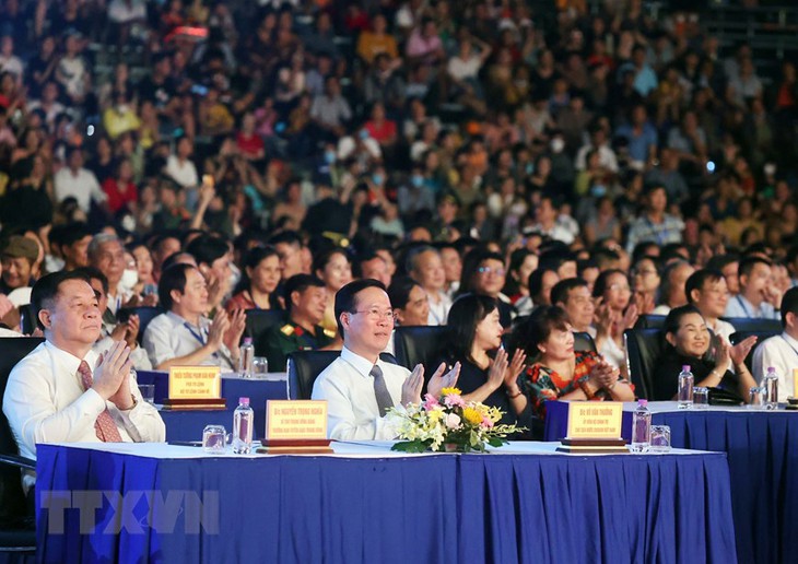 Lễ đón bằng của UNESCO ghi danh Nghệ thuật làm gốm của người Chăm - Ảnh 2.