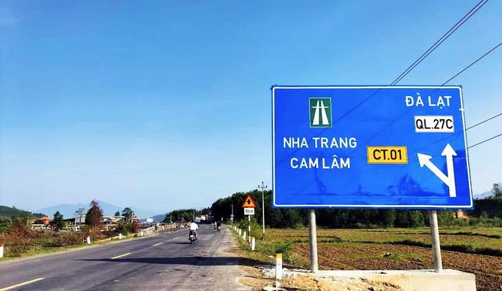 Phân luồng, dừng lưu thông hàng loạt cao tốc trong ngày 18/6 - Ảnh 2.