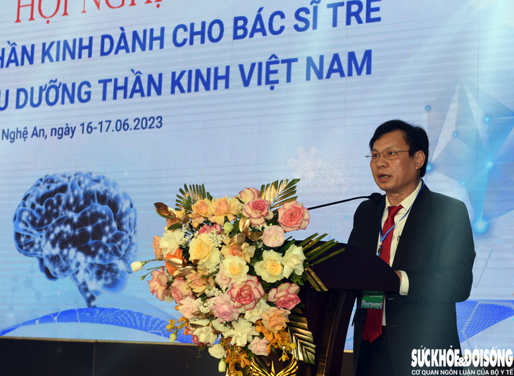 Hội nghị khoa học phẫu thuật thần kinh dành cho bác sĩ trẻ - Ảnh 2. Hội nghị khoa học phẫu thuật thần kinh dành cho bác sĩ trẻ - Ảnh 2.