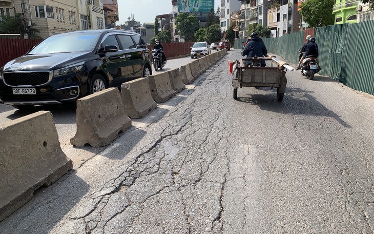 Đường Âu Cơ (Tây Hồ) nứt toác vì thi công dự án trăm tỷ