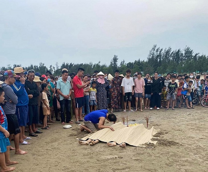 Hàng loạt các vụ đuối nước thương tâm xảy ra, cơ quan chức năng có biện pháp gì? - Ảnh 1.