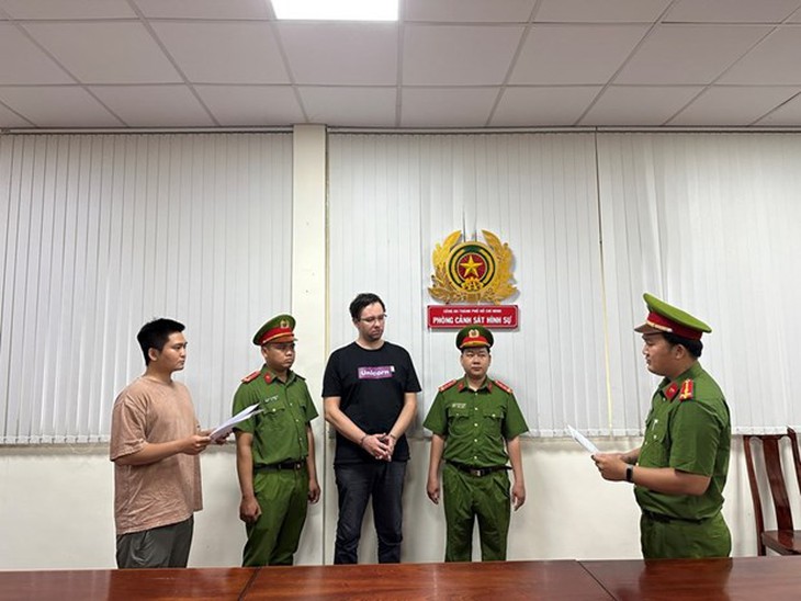 Bắt đối tượng người nước ngoài điều hành 3 công ty cho vay nặng lãi - Ảnh 1. Bắt đối tượng người nước ngoài điều hành 3 công ty cho vay nặng lãi - Ảnh 1.
