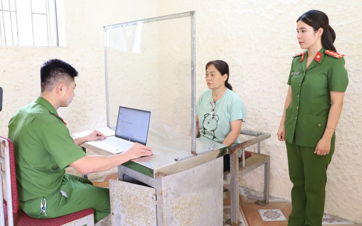 "Nữ quái" thay tên đổi họ lẩn trốn hơn 28 năm truy nã