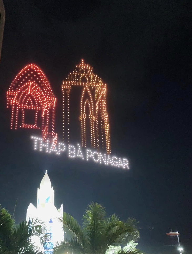 Bữa tiệc ánh sáng, âm thanh độc đáo tại Festival biển Nha Trang-Khánh Hòa 2023 - Ảnh 2. Bữa tiệc ánh sáng, âm thanh độc đáo tại Festival biển Nha Trang-Khánh Hòa 2023 - Ảnh 2.