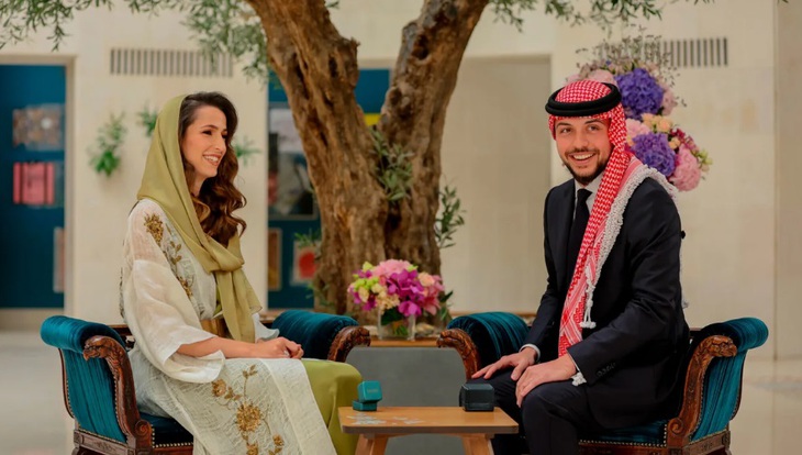 Người thừa kế ngai vàng Jordan kết hôn với ái nữ gia tộc tiếng tăm Saudi Arabia - Ảnh 3. Người thừa kế ngai vàng Jordan kết hôn với ái nữ gia tộc tiếng tăm Saudi Arabia - Ảnh 3.