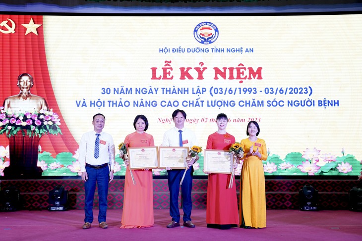 Hội điều dưỡng Nghệ An: Nâng cao hơn nữa chất lượng chăm sóc người bệnh - Ảnh 2. Hội điều dưỡng Nghệ An: Nâng cao hơn nữa chất lượng chăm sóc người bệnh - Ảnh 2.