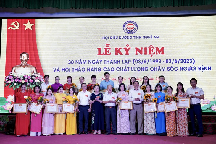 Hội điều dưỡng Nghệ An: Nâng cao hơn nữa chất lượng chăm sóc người bệnh - Ảnh 3. Hội điều dưỡng Nghệ An: Nâng cao hơn nữa chất lượng chăm sóc người bệnh - Ảnh 3.