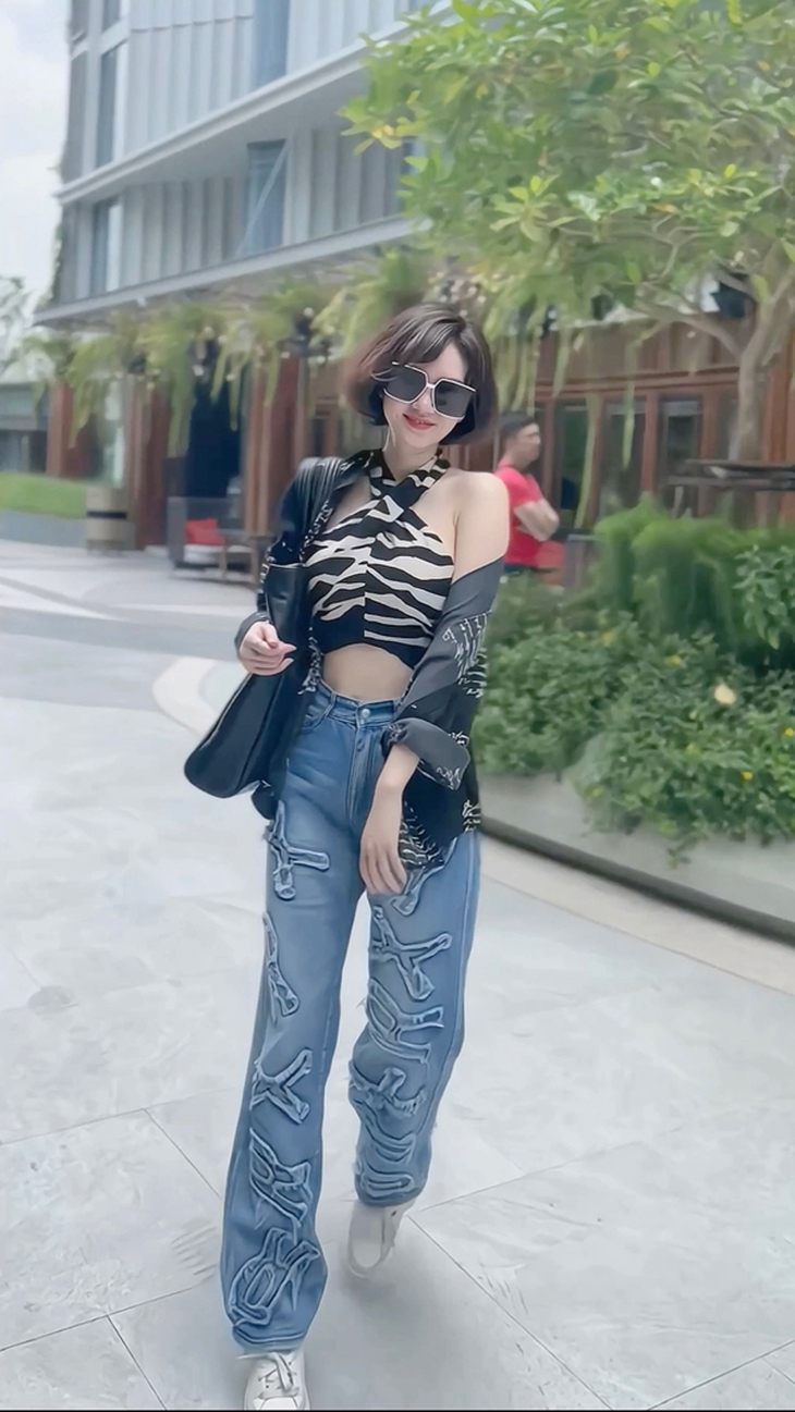 Tình cũ Đình Tú, Hương Giang 'Mắt to': Vòng eo bé xíu, 'hack tuổi' nhờ khẩu phần ăn nhiều rau ít tinh bột - Ảnh 9.