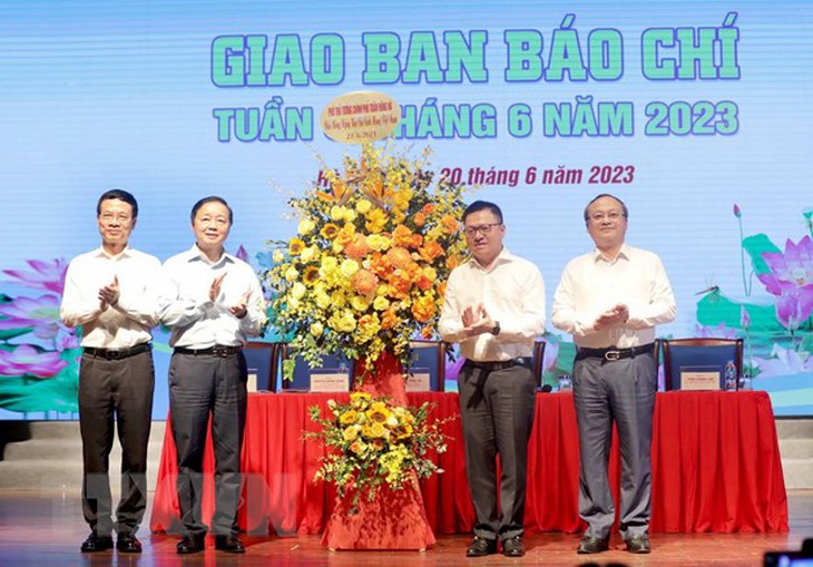 Phó Thủ tướng: Báo chí là kênh giám sát, phản biện xã hội hiệu quả - Ảnh 1.