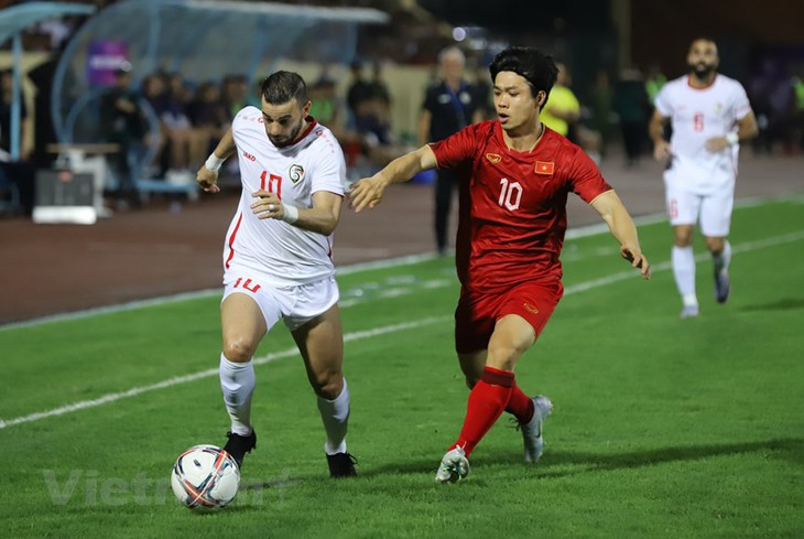 Ảnh: Tuấn Hải tỏa sáng, HLV Troussier thắng trận thứ 2 liên tiếp - Ảnh 2. Ảnh: Tuấn Hải tỏa sáng, HLV Troussier thắng trận thứ 2 liên tiếp - Ảnh 2.