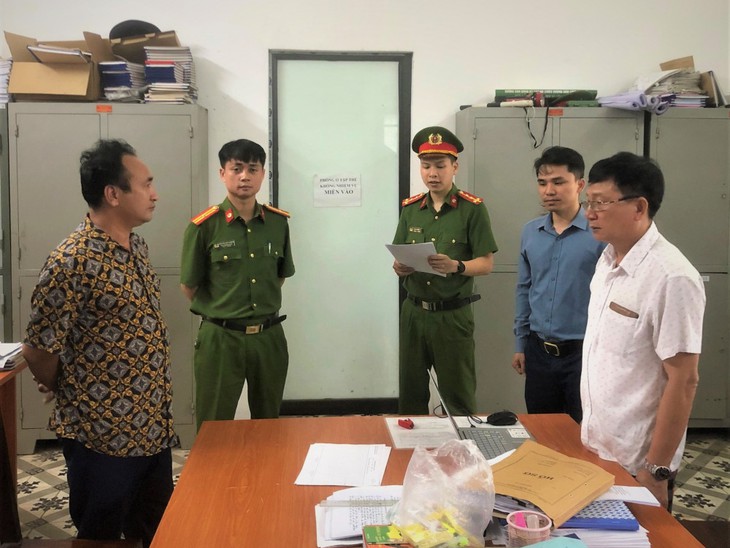 Giả danh công an lừa chạy án, chiếm đoạt gần 3 tỷ đồng - Ảnh 1. Giả danh công an lừa chạy án, chiếm đoạt gần 3 tỷ đồng - Ảnh 1.