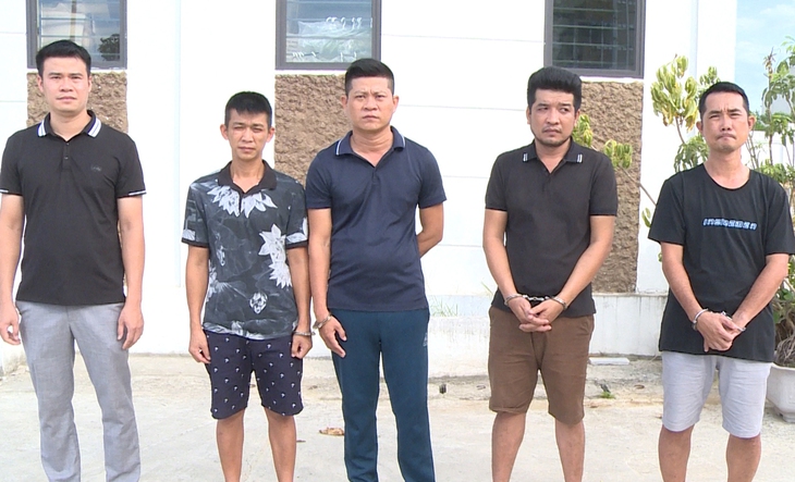 Phá đường dây sản xuất, mua bán trà sữa giả liên tỉnh - Ảnh 2.