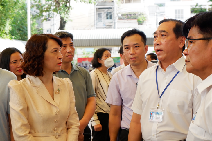 Sẽ không để TP.HCM thiếu thuốc điều trị bệnh tay chân miệng - Ảnh 2.