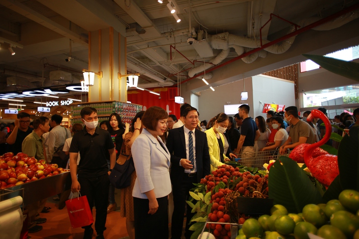 Đầu tư khủng, WinCommerce nâng cấp siêu thị WinMart Thăng Long theo mô hình trải nghiệm mới - Ảnh 2. Đầu tư khủng, WinCommerce nâng cấp siêu thị WinMart Thăng Long theo mô hình trải nghiệm mới - Ảnh 2.