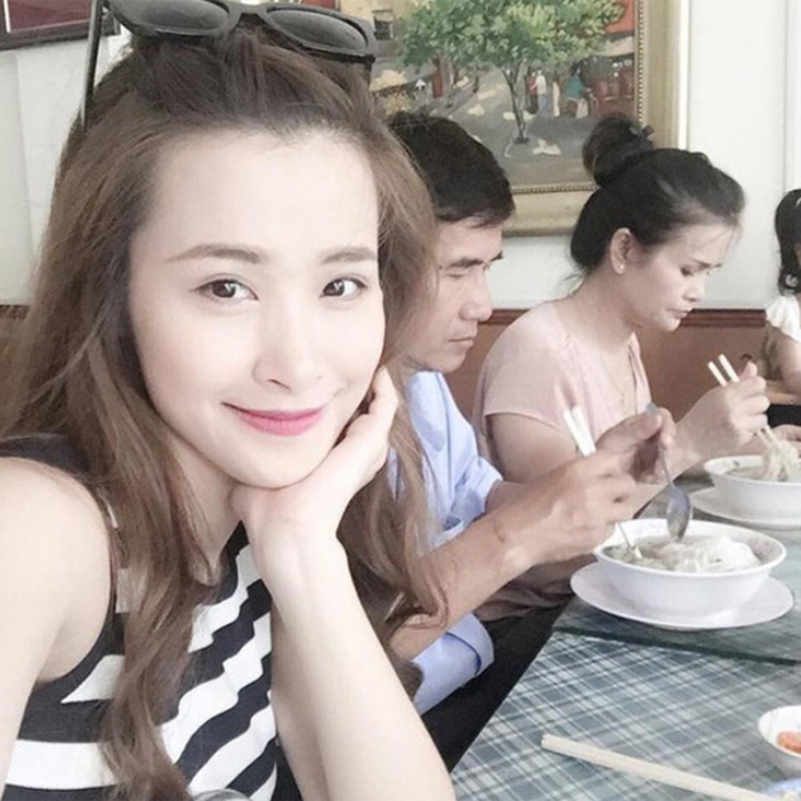Chân dung người phụ nữ quyền lực đứng sau thành công của Đông Nhi - Ảnh 9. Chân dung người phụ nữ quyền lực đứng sau thành công của Đông Nhi - Ảnh 9.
