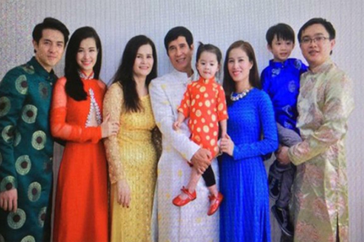 Chân dung người phụ nữ quyền lực đứng sau thành công của Đông Nhi - Ảnh 4. Chân dung người phụ nữ quyền lực đứng sau thành công của Đông Nhi - Ảnh 4.
