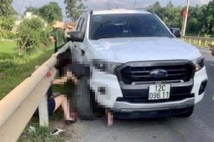 Tình huống pháp lý vụ ô tô bán tải nổ lốp khiến bé gái bị cuốn vào bánh xe tử vong - Ảnh 1.