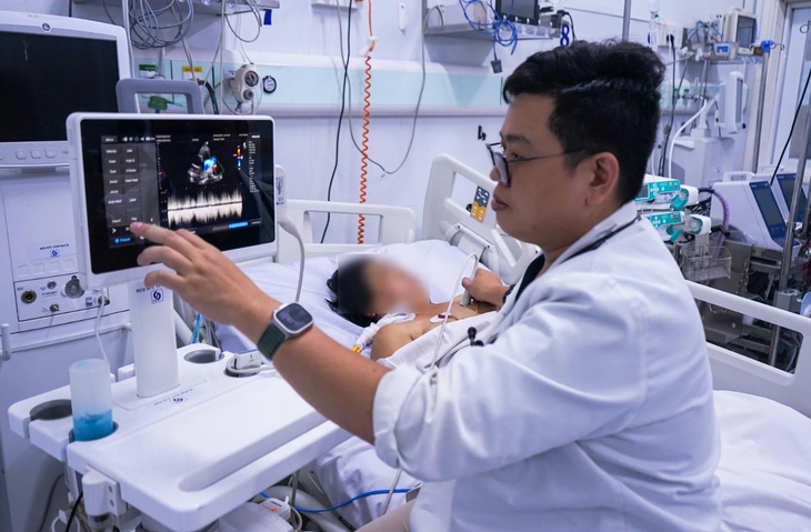 Cứu sống sản phụ 10 năm hiếm muộn bị tổn thương đa cơ quan nặng - Ảnh 2. Cứu sống sản phụ 10 năm hiếm muộn bị tổn thương đa cơ quan nặng - Ảnh 2.