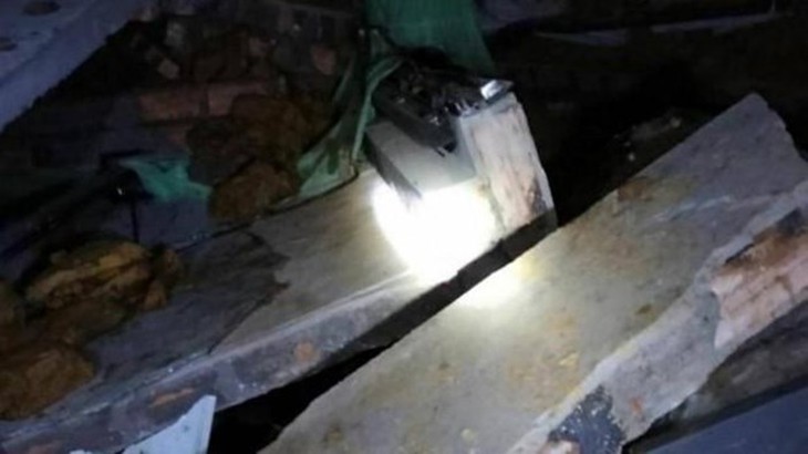Bắc Kạn: Sạt lở đất vùi lấp căn nhà cấp 4, cháu bé 6 tuổi tử vong - Ảnh 1.