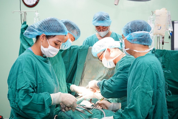 Cứu sống trẻ 44 tháng tuổi bị vỡ tim - Ảnh 1.