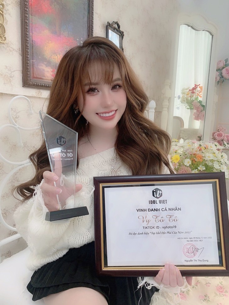 Cô gái vùng biển nỗ lực trở thành idol hot TikTok Live - Ảnh 2. Cô gái vùng biển nỗ lực trở thành idol hot TikTok Live - Ảnh 2.