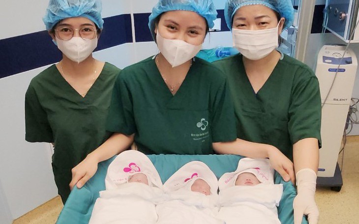 Sản phụ mang 3 thai tự nhiên vô cùng hiếm gặp