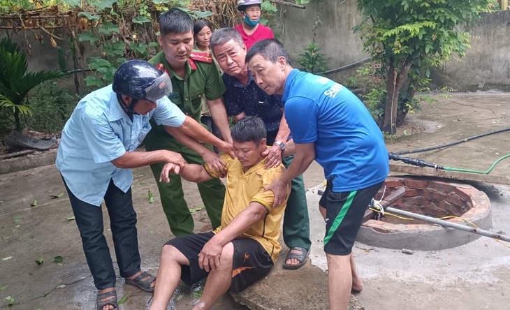 Kịp thời cứu sống người đàn ông ngạt khí khi nạo vét giếng - Ảnh 1. Kịp thời cứu sống người đàn ông ngạt khí khi nạo vét giếng - Ảnh 1.