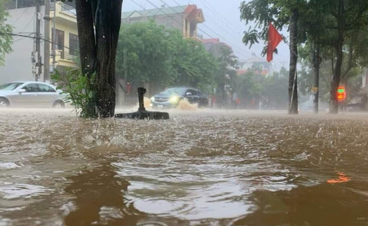 Mưa dông ở miền Bắc kéo dài đến khi nào? - Ảnh 2.
