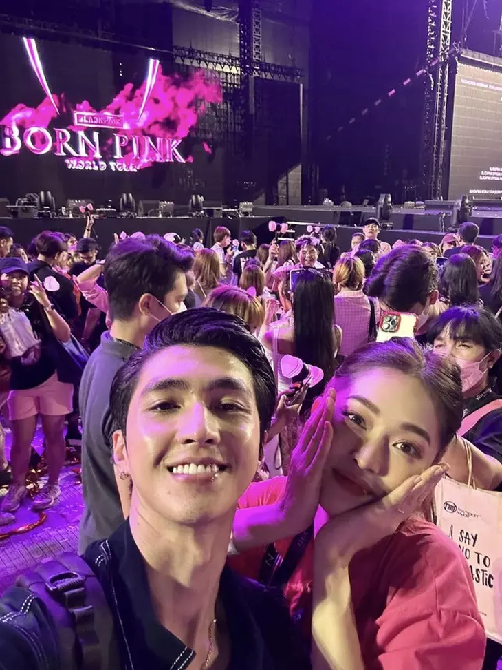 BlackPink tổ chức 2 đêm concert tại Hà Nội: Dàn sao Việt bấn loạn, đua nhau 'săn vé' - Ảnh 4. BlackPink tổ chức 2 đêm concert tại Hà Nội: Dàn sao Việt bấn loạn, đua nhau 'săn vé' - Ảnh 4.