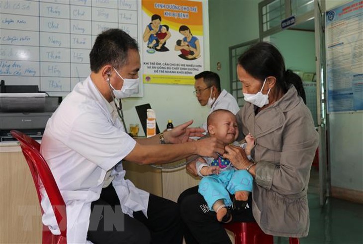 Y tế cơ sở, y tế dự phòng góp phần quan trọng vào thành công phòng, chống dịch COVID-19 - Ảnh 1. Y tế cơ sở, y tế dự phòng góp phần quan trọng vào thành công phòng, chống dịch COVID-19 - Ảnh 1.