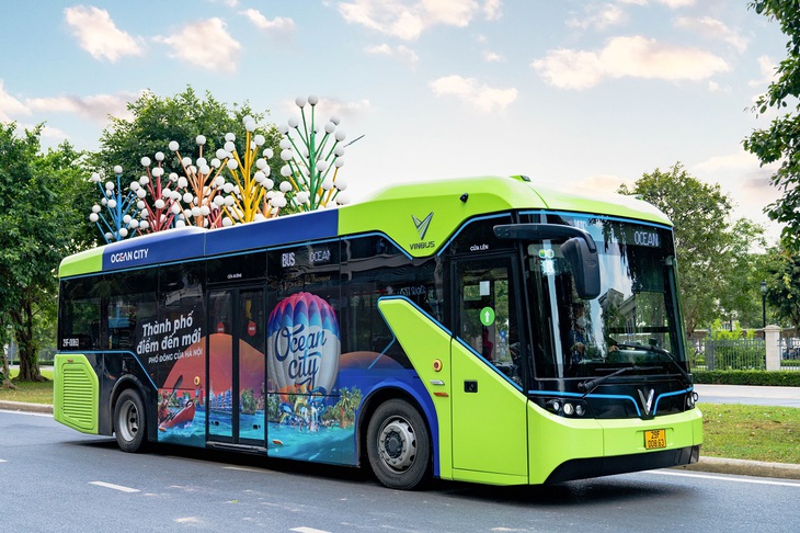 Vingroup tổ chức hàng trăm chuyến VinBus miễn phí tới Mega Grand World Hà Nội - Ảnh 2. Vingroup tổ chức hàng trăm chuyến VinBus miễn phí tới Mega Grand World Hà Nội - Ảnh 2.