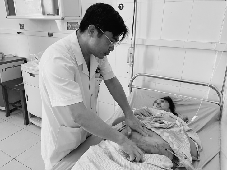 Phẫu thuật lấy thai kết hợp bóc tách thành công khối u xơ tử cung nặng hơn 3kg - Ảnh 1.