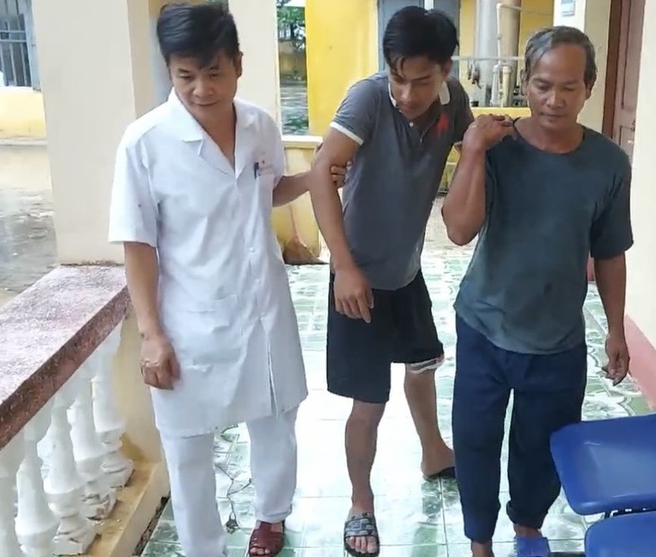 Vượt biển ngày mưa ra Bạch Long Vĩ - Ảnh 1.