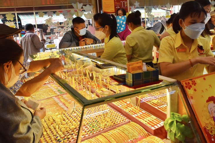 Giá vàng hôm nay - ngày 27/6 mới nhất: Biến động trái chiều - Ảnh 1.